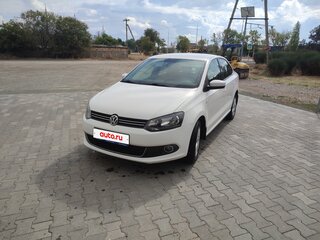2013 Volkswagen Polo V, белый, 850000 рублей, вид 2