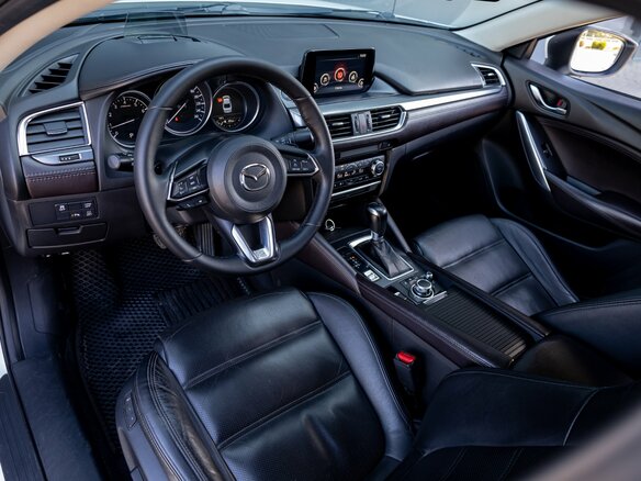 2017 Mazda 6 III (GJ) Рестайлинг, белый, 1545000 рублей - вид 14