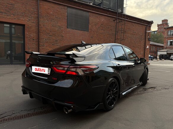 2022 Toyota Camry US Market VIII (XV70) Рестайлинг, чёрный, 3250000 рублей - вид 3
