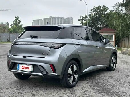 2023 BYD Dolphin 44.9 kWh I, серый, 1608008 рублей, вид 4