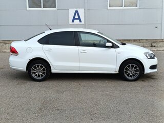 2014 Volkswagen Polo V, белый, 790000 рублей, вид 4