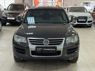 2010 Volkswagen Touareg I Рестайлинг, серый, 945000 рублей, вид 2