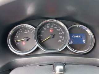 2018 Renault Logan II Рестайлинг, белый, 750000 рублей, вид 5