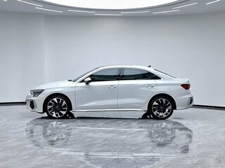 2023 Audi A3 35 TFSI IV (8Y), белый, 2150000 рублей, вид 3