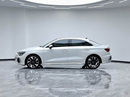 2023 Audi A3 35 TFSI IV (8Y), белый, 2150000 рублей, вид 3