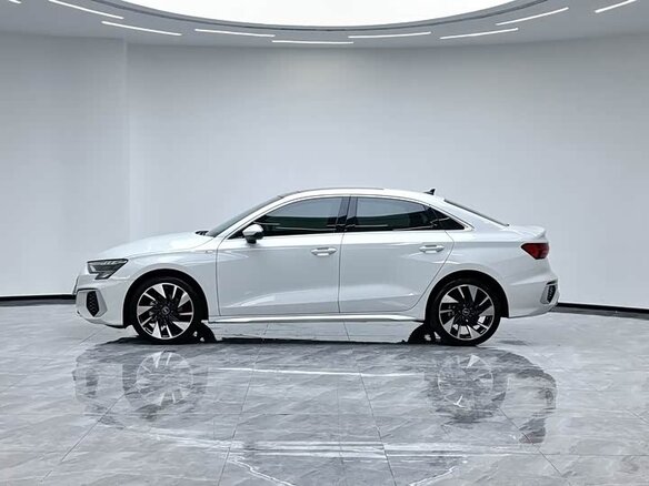 2023 Audi A3 35 TFSI IV (8Y), белый, 2150000 рублей - вид 2