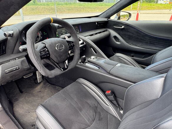2017 Lexus LC 500 I, жёлтый, 8800000 рублей - вид 5