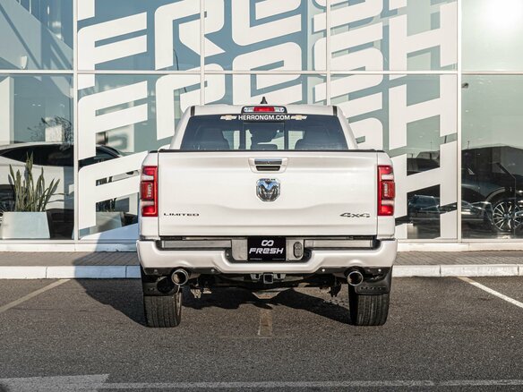 2022 Ram 1500 Crew Cab V, белый, 7950000 рублей - вид 3