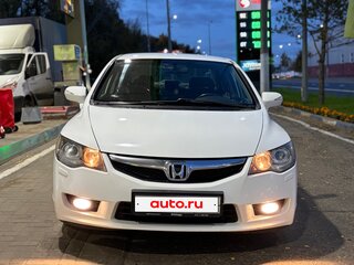 2010 Honda Civic VIII Рестайлинг, белый, 830000 рублей, вид 3