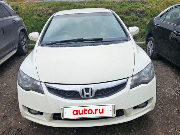 2010 Honda Civic Hybrid VIII Рестайлинг, белый, 700000 рублей