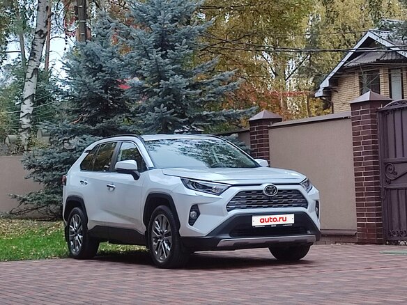 2022 Toyota RAV4 V (XA50), белый, 3880000 рублей - вид 2