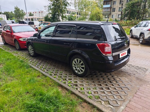 2012 Opel Astra H Рестайлинг, чёрный - вид 2