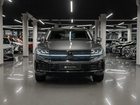 2026 Volkswagen Touareg III Рестайлинг, серый, 12750000 рублей - вид 2