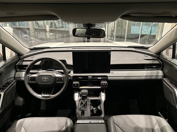 2026 Toyota RAV4 VI (XA60), белый, 4200000 рублей - вид 14