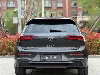2022 Volkswagen Golf VIII, чёрный, 1510000 рублей, вид 5
