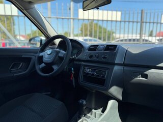 2012 Skoda Fabia II Рестайлинг, серебристый, 700000 рублей, вид 5