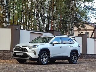 2022 Toyota RAV4 V (XA50), белый, 3880000 рублей, вид 1