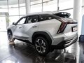 2026 Geely Atlas II, серебристый - вид 3