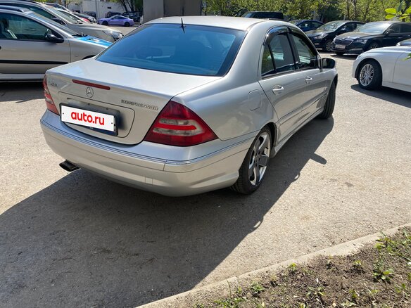2004 Mercedes-Benz C-Класс 230 II (W203) Рестайлинг, серебристый, 850000 рублей - вид 6