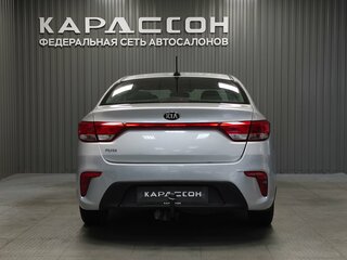 2017 Kia Rio IV, серебристый, 940000 рублей, вид 4