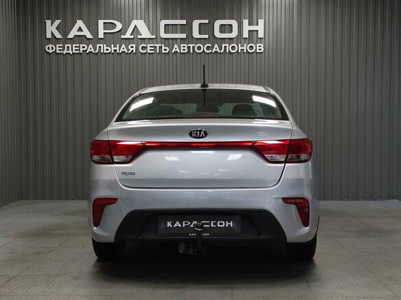 2017 Kia Rio IV, серебристый, 940000 рублей - вид 3