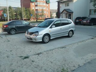 1999 Nissan Tino, серебристый, 300000 рублей, вид 1