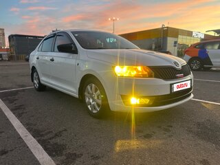 2017 Skoda Rapid I, белый, 900000 рублей, вид 4