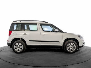 2017 Skoda Yeti I Рестайлинг, белый, 1460000 рублей, вид 4