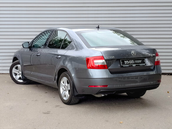 2017 Skoda Octavia III (A7) Рестайлинг, серый, 1640000 рублей - вид 6