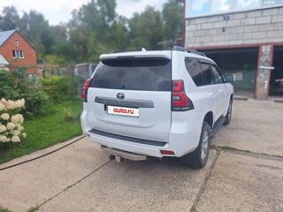2018 Toyota Land Cruiser Prado 150 Series Рестайлинг 2, белый, 4150000 рублей, вид 3