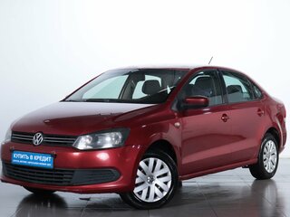2015 Volkswagen Polo V, красный, 699000 рублей, вид 3