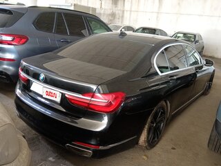 2017 BMW 7 серии Long 725Ld VI (G11/G12), чёрный, 2540000 рублей, вид 3