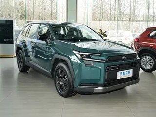 2026 Toyota RAV4 VI (XA60), зелёный, 4749099 рублей, вид 4