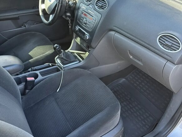 2007 Ford Focus II, серебристый, 300000 рублей - вид 9