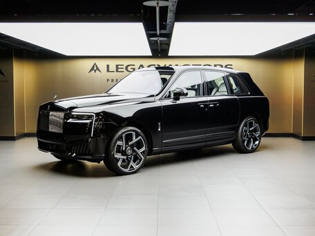 2026 Rolls-Royce Cullinan Black Badge I Рестайлинг (Series II), чёрный, 72970000 рублей, вид 1