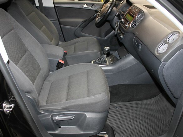 2015 Volkswagen Tiguan I Рестайлинг, чёрный, 1488000 рублей - вид 16