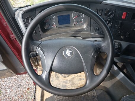 2021 КамАЗ 65801, красный, 2553600 рублей, вид 5