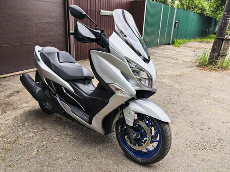2021 Suzuki Burgman (SkyWave) 400, серебристый, 525000 рублей, вид 1