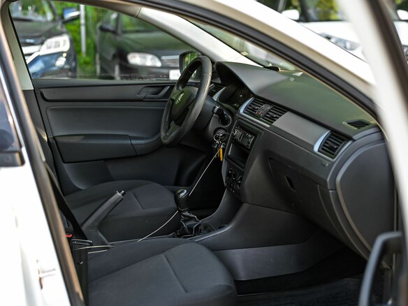 2014 Skoda Rapid I, белый - вид 10