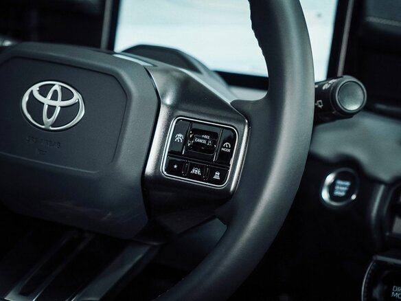 2026 Toyota RAV4 VI (XA60), белый, 4250000 рублей - вид 23