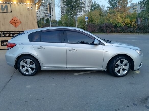 2012 Chevrolet Cruze I, серебристый, 640000 рублей - вид 4