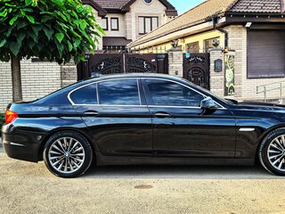 2010 BMW 5 серии 525d VI (F10/F11/F07), чёрный, 1850888 рублей, вид 3