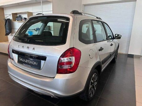 2026 Lada (ВАЗ) Granta Cross I Рестайлинг, серебристый, 1216000 рублей, вид 4