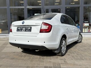 2017 Skoda Rapid I Рестайлинг, белый, 820000 рублей, вид 4