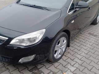 2011 Opel Astra J, чёрный, 599000 рублей, вид 5
