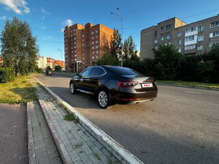 2019 Skoda Superb III Рестайлинг, коричневый, 2950000 рублей, вид 4