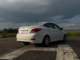 2012 Hyundai Solaris I, белый, 450000 рублей, вид 5