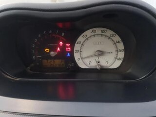 2004 Toyota Ist I, синий, 320000 рублей, вид 5