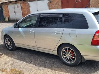 2004 Toyota Corolla Fielder IX (E120, E130) Рестайлинг, серебристый, 750000 рублей, вид 5