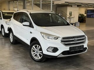 2017 Ford Kuga II Рестайлинг, белый, 1209000 рублей, вид 3